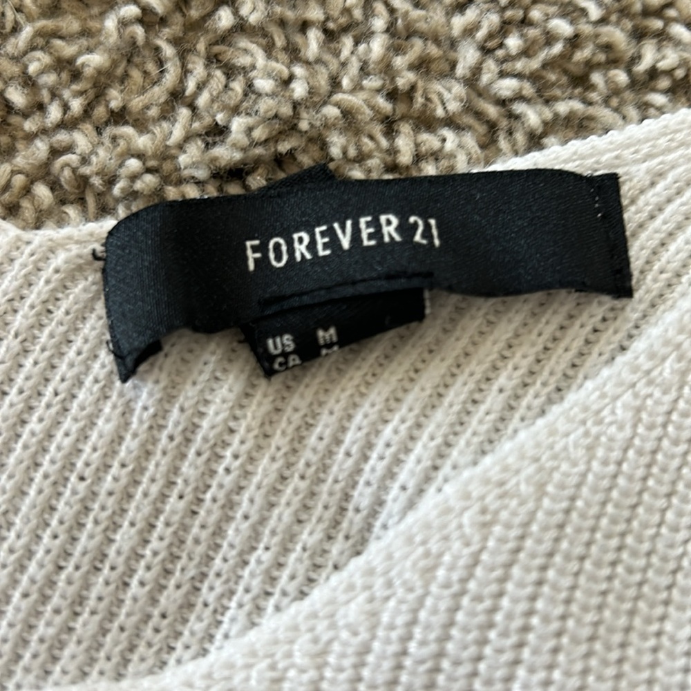 Forever 21 basic top! - Picture 2 of 3